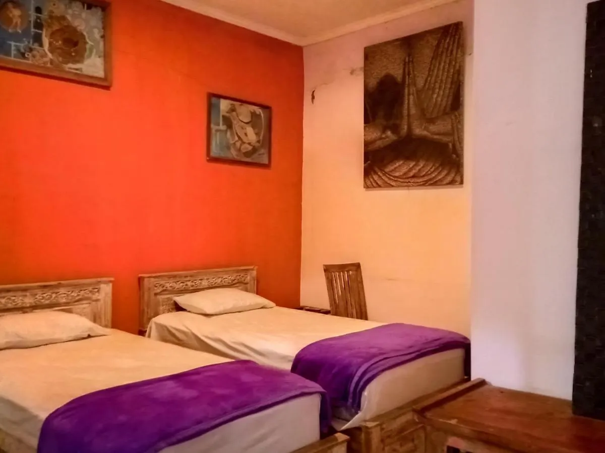Nira Hostel Art And Gallery Pesanggaran
